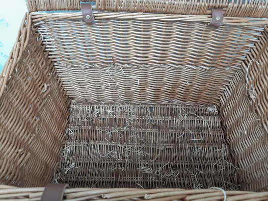 FORTNUM & MASON WICKER BASKET 