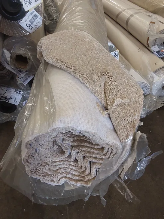 ROLL OF QUALITY NOBLE FLEECE SAFARI CARPET // SIZE: APPROX 5 X 8m