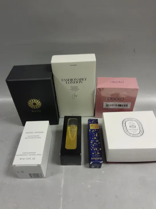 APPROXIMATELY 15 ASSORTED PERFUME/AFTERSHAVE PRODUCTS TO INCLUDE DEOLD, DIPTYQUE, FASHIONABLY LONDON ETC - COLLECTION ONLY 