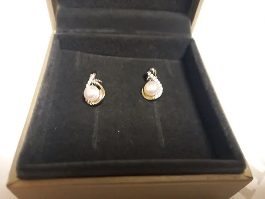 BOXED WARREN JAMES SILVER CULTURED FRESHWATER PEARL EARRINGS