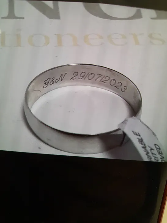 SILVER RING PLAIN DETAIL WITH ENGRAVING