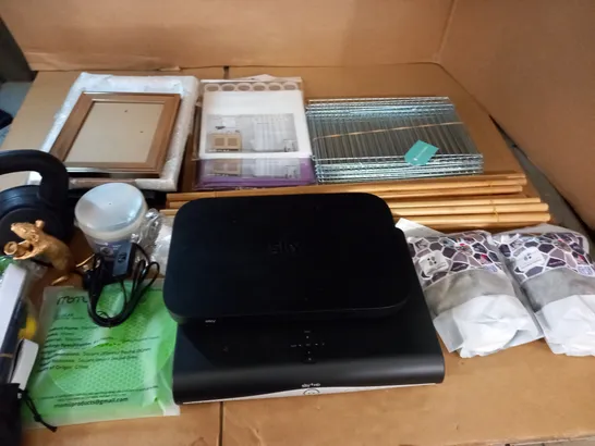 LARGE QUANTITY OF ASSORTED HOUSEHOLD ITEMS TO INCLUDE PICTURE FRAMES, PET CAGE AND RAT LAMP - COLLECTION ONLY