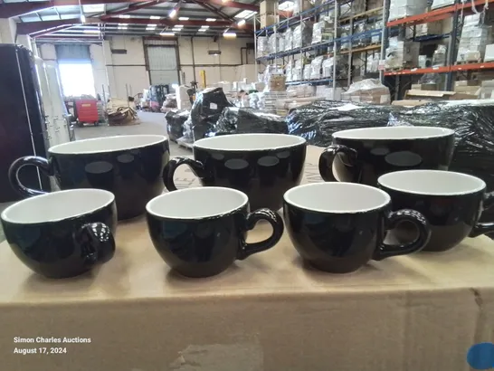 PALLET CONTAINING APPROXIMATELY 200 3OZ COFFEE CUPS AND 120 12OZ COFFEE CUPS