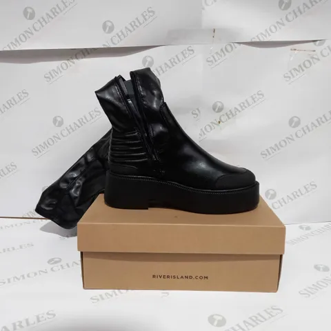 RIVER ISLAND LEATHER BOOTS IN BLACK - UK 5