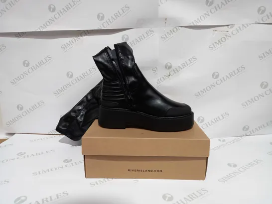 RIVER ISLAND LEATHER BOOTS IN BLACK - UK 5