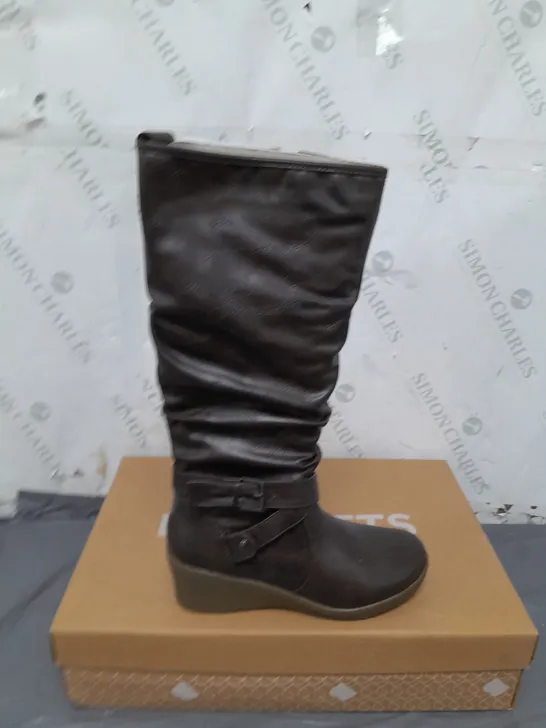 BOX OF APPROXIMATELY 8 BARRATTS STRAP AND ROUCHE WEDGE HIGH BOOTS SIZE 3