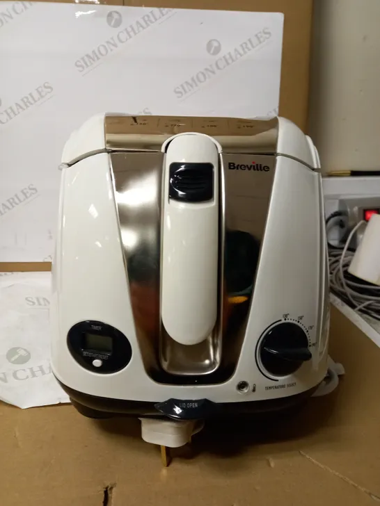 BREVILLE EASY CLEAN DIGITAL FRYER 