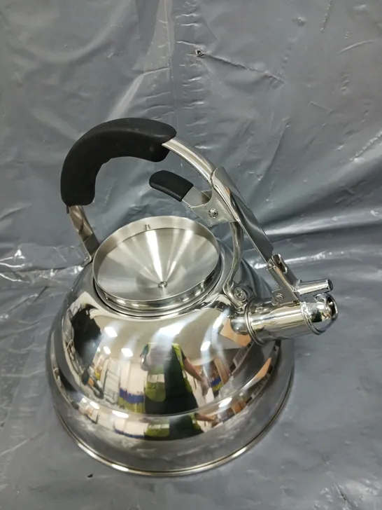 BOXED STAINLESS STEEL WHISTLING KETTLE 