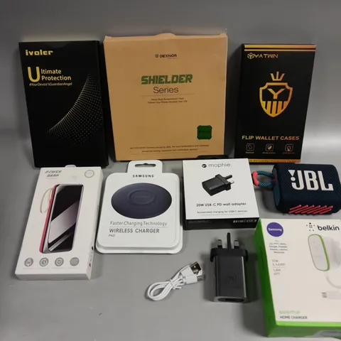 APPROXIMATELY 25 ASSORTED SMARTPHONE/TABLET ACCESSORIES TO INCLUDE WIRELESS CHARGERS, POWER BANKS, PORTABLE SPEAKER ETC 