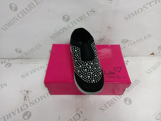 APPROXIMATELY 16 BOXED PAIRS OF LOU LOU SHOES BY SUMMER KIDS SLIP ON TRAINERS IN BLACK VARIOUS SIZE TO INCLUDE 27, 28, 32, 33 