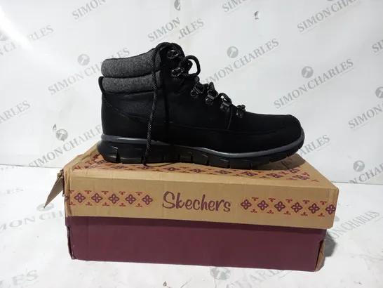 BOXED PAIR OF SKECHERS SYNERGY WARM TECH BOOTS IN BLACK UK SIZE 6.5