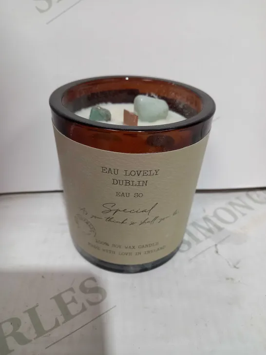 EAU SO SPECIAL CANDLE WITH GEMSTONES