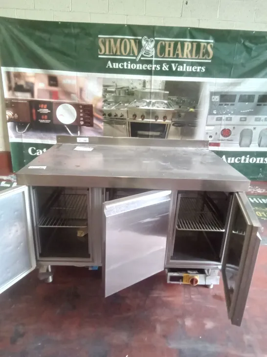 COMMERCIAL FOOD PREP STATION WITH UNDERCOUNTER FRIDGES