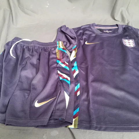 NIKE ENGLAND FOOTBALL SHIRT IN BLACK - SIZE 22