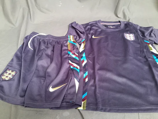 NIKE ENGLAND FOOTBALL SHIRT IN BLACK - SIZE 22