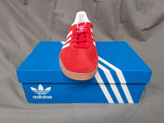 BOXED PAIR OF ADIDAS GAZELLE INDOOR SHOES IN RED/WHITE UK SIZE 7.5