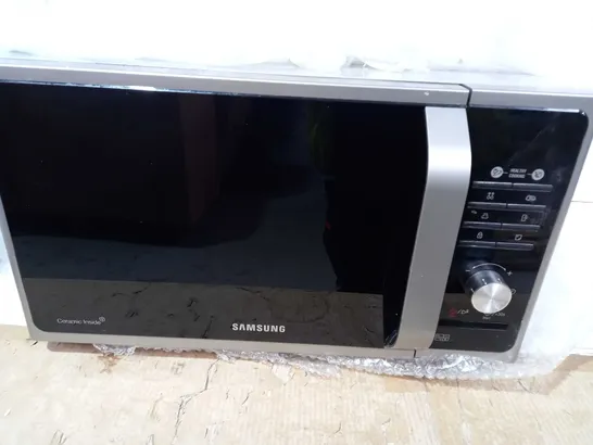 SAMSUNG MICROWAVE OVEN IN GREY