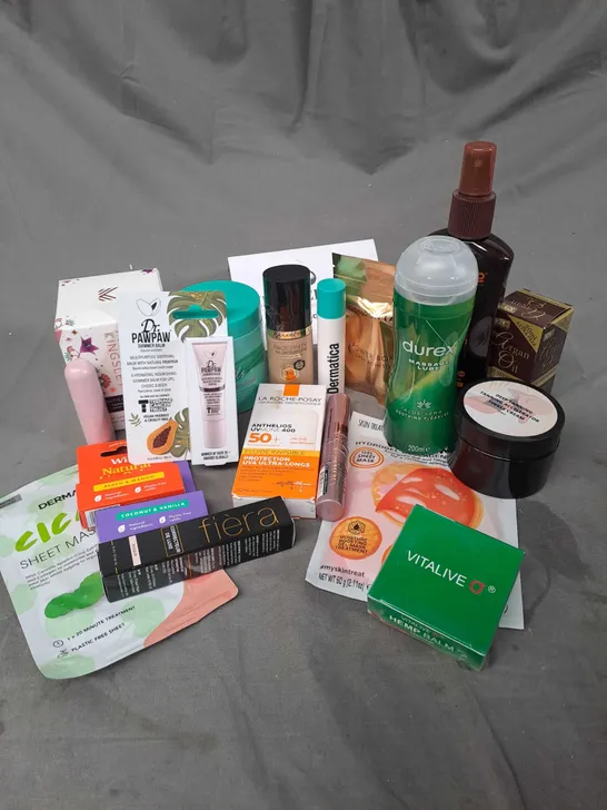 APPROXIMATELY 20 ASSORTED COSMETIC PRODUCTS TO INCLUDE WILD LIP BALM, MAX FACTOR FOUNDATION, PHILIP KINGSLEY DEEP CONDITIONING TREATMENT ETC