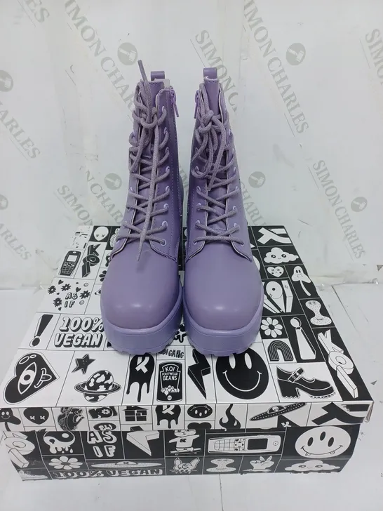 KOI FOOTWEAR LADIES LAVENDER LACE UP WITH ZIP CHUNKY HEEL BOOTS SIZE 3