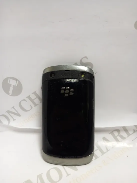 CURVE BLACK BERRY MOBILE PHONE IN BLACK