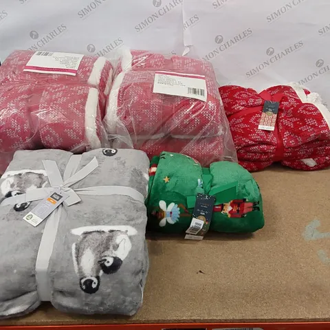 LOT OF BRAND NEW BLANKETS/THROWS TO INCLUDE; 5X 120 X 150CM RED THROW, 1X KING SIZED SOFT TOUCH BLANKET, 1X 120 X 150CM NUTCRACKER THROW (1 BOX)