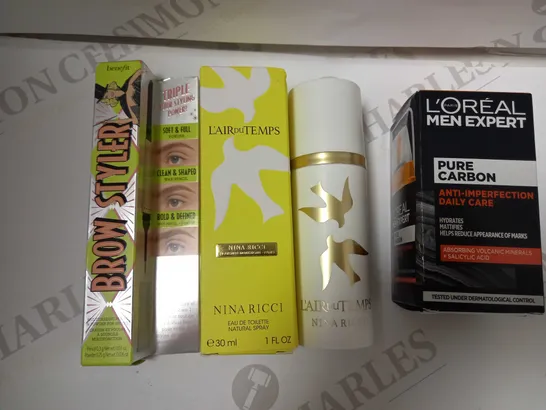 BOX OF APPROX 10 ITEMS TO INCLUDE BENEFIT BROW STYLER, LOREAL MEN EXPERT PURE CARBON ANTI IMPERFECTION DAILY CARE, LAIR DU TEMPS NINA RICCI EAU DE TOILETTE  RRP £147.31