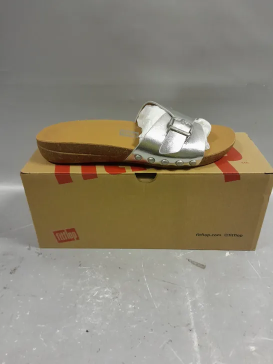 BOXED PAIR OF FITFLOP IQUSHION ADJUSTABLE BUCKLE METALLIC LEATHER SLIDERS - 4