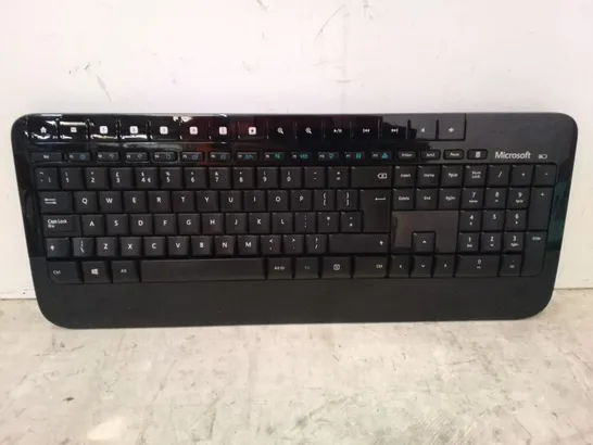 BOXED MICROSOFT WIRELESS KEYBOARD 2000