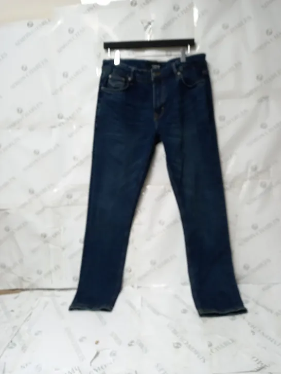 BOX OF APPROXIMATELY 10 PAIRS OF ASSORTED JEANS TO INCLUDE; COLOURS LIKE BLUE, BLACK, DARK BLUE