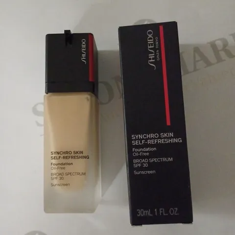 SHISEIDO SYNCHRO SKIN SELF-REFRESHING FOUNDATION, 320 PINE (1.0 OZ / 30 ML)