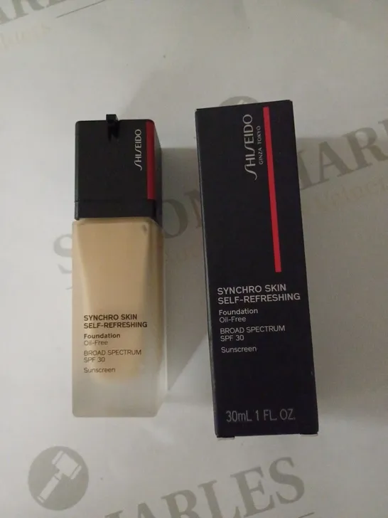 SHISEIDO SYNCHRO SKIN SELF-REFRESHING FOUNDATION, 320 PINE (1.0 OZ / 30 ML)