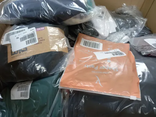 LARGE BOX OF APPROXIMATELY 25 CLOTHING ITEMS ALL IN DIFFRENT COLOURS AND SIZES 