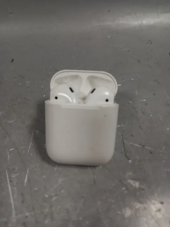 APPLE AIRPODS WITH CHARGING CASE - A1602