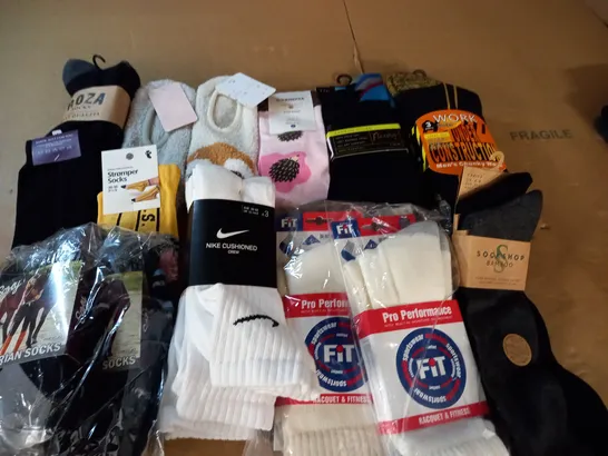 LOT OF ASSORTED SOCKS