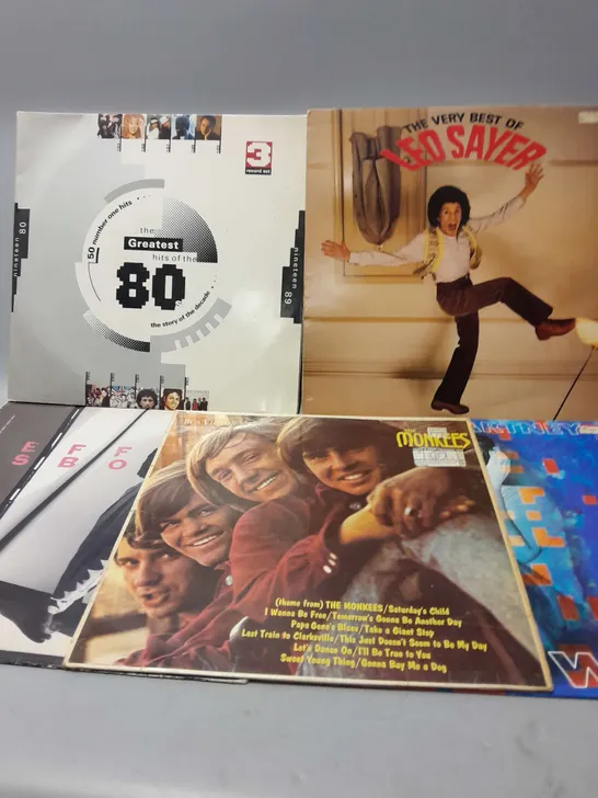 10 ASSORTED VINYL RECORDS TO INCLUDE THE GREATSEST HITS OF THE 80S, THE VERY BEST OF LEO SAYER, JEFFREY OSBOURNE ONE LOVE - ONE DREAM, ETC