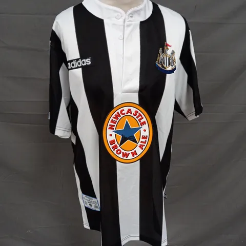 ADIDAS ALAN SHEARER NEWCASTLE FC FOOTBALL JERSEY IN BLACK AND WHITE SIZE XL