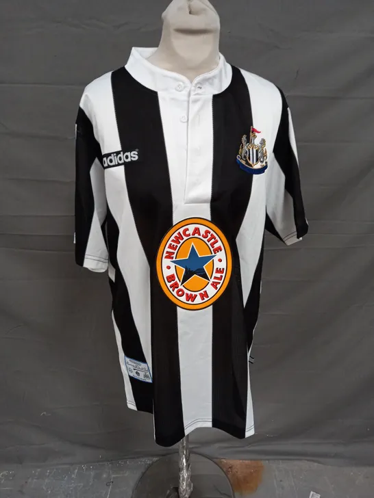 ADIDAS ALAN SHEARER NEWCASTLE FC FOOTBALL JERSEY IN BLACK AND WHITE SIZE XL