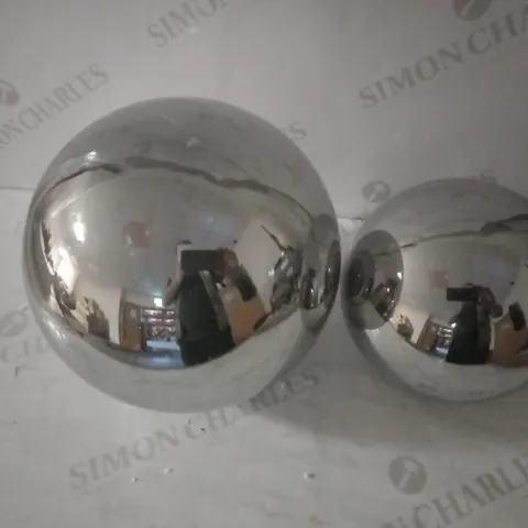 K BY KELLY HOPPEN SET OF 2 INDOOR OUTDOOR PRELIT GLASS DECOR - REFLECTIVE ORBS