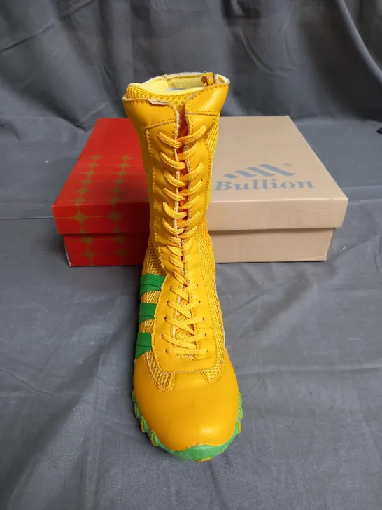 BOX OF 12 PAIRS OF BUILLON BOOTS IN YELLOW/GREEN - VARIOUS SIZES