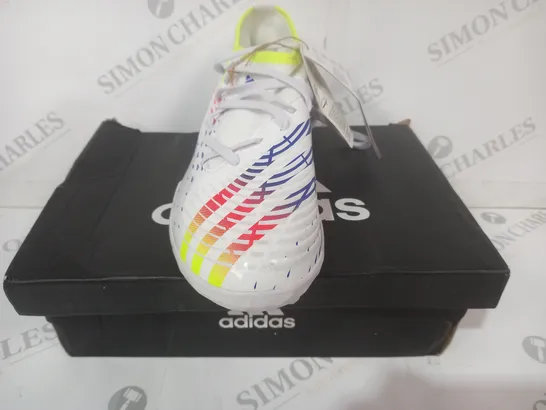 BOXED PAIR OF ADIDAS PREDATOR EDGE.3 FOOTBALL BOOTS IN WHITE/MULTICOLOUR UK SIZE 5