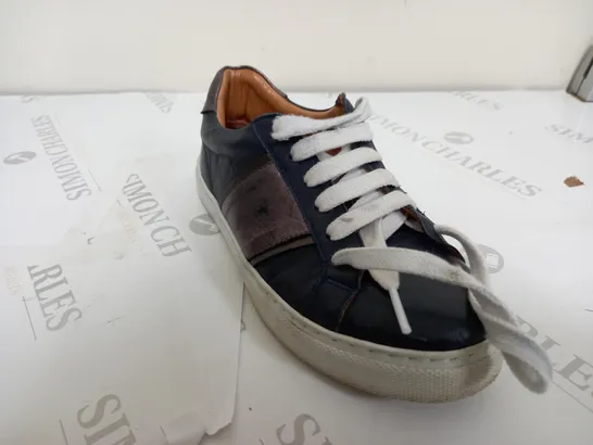 PAIR OF SHOON LACE UP TRAINERS IN NAVY SIZE 3