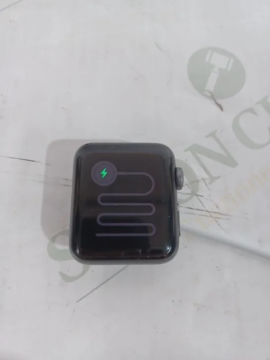 APPLE WATCH SERIES 3 38MM SMARTWATCH