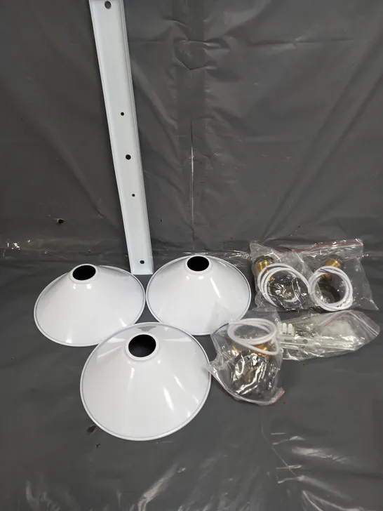 SET OF 3 LAMP SHADES IN WHITE 