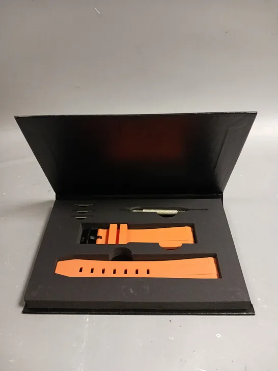 STRAPS & KETTLE ORANGE RUBBER WATCH STRAP 