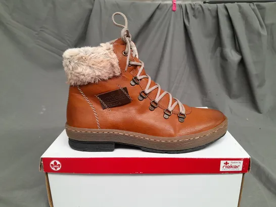 BOXED PAIR OF RIEKER FLEECE LINING BOOTS IN BROWN - UK 6