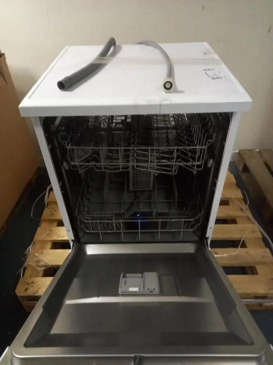 COMFEE' SLIMLINE FREESTANDING DISHWASHER FD934B-W - WHITE COLLECTION ONLY 