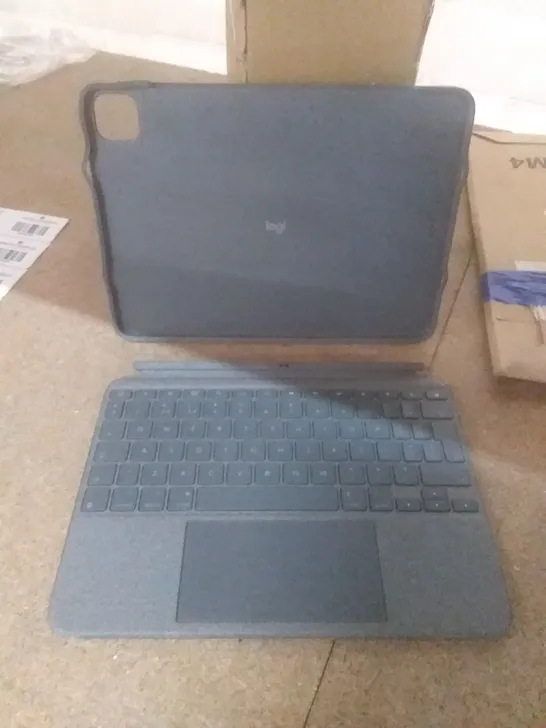 LOGITECH COMBO TOUCH IPAD PRO 11" KEYBOARD CASE