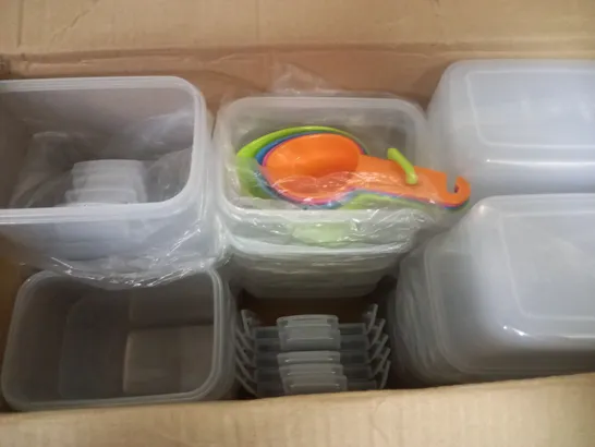 BOX OF APPROXIMATELY 10 UNBRANDED PLASTIC TUBS IN VARIOUS SIZES 