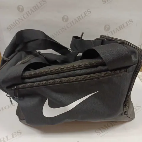 NIKE SPORTS BAG, SMALL - BLACK 