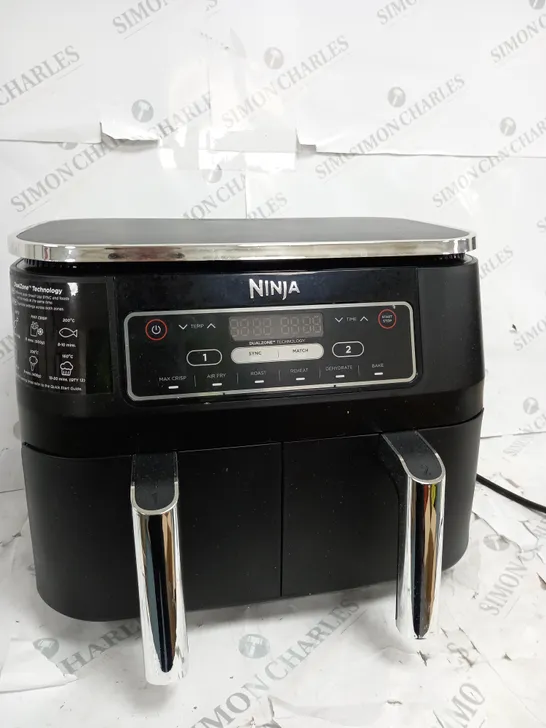 BOXED NINJA FOODI DUAL ZONE AIRFRYER AF300UK